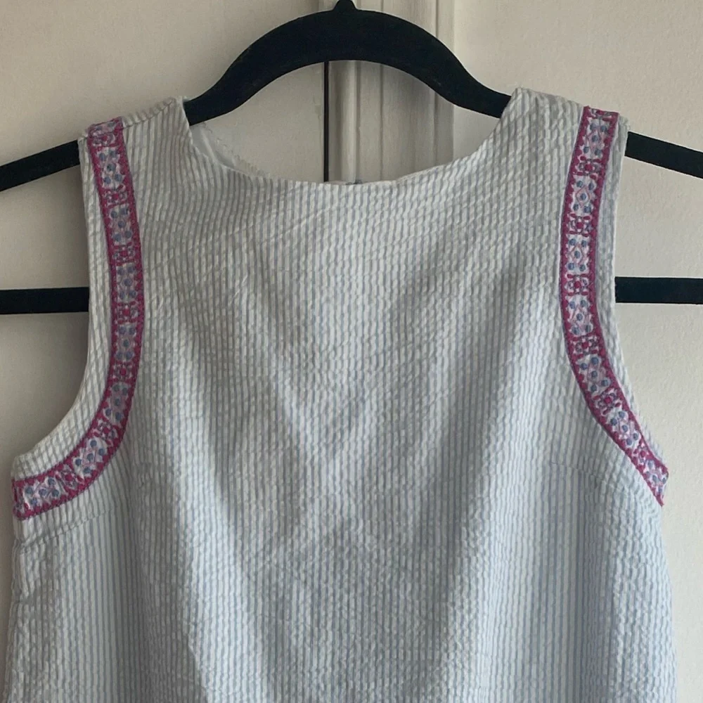 Vineyard Vines girls size 10 seersucker blue & white striped shift dress